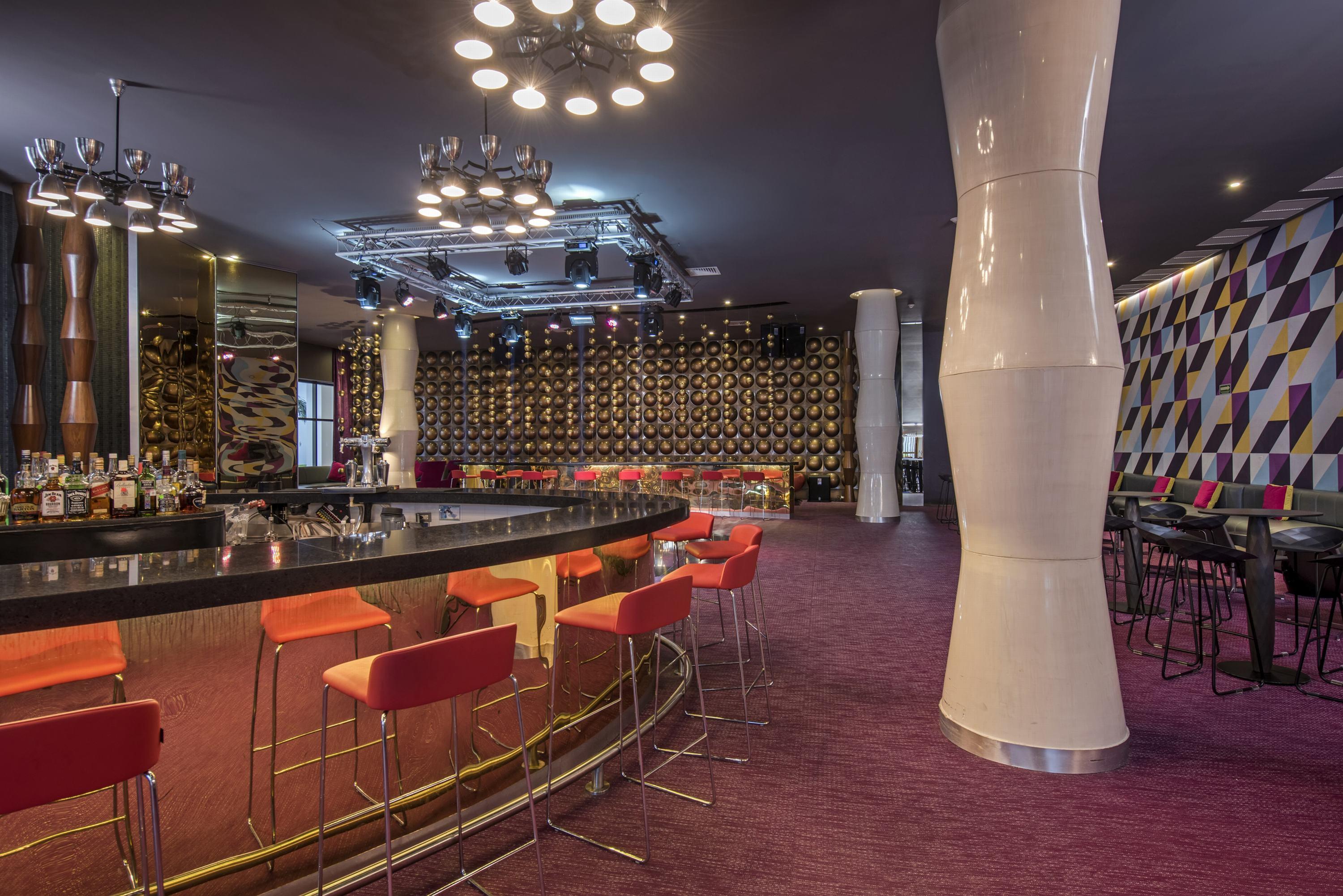 Platinum Yucatan Princess Adults Only Playa del Carmen Exterior foto The bar at the 101 bar