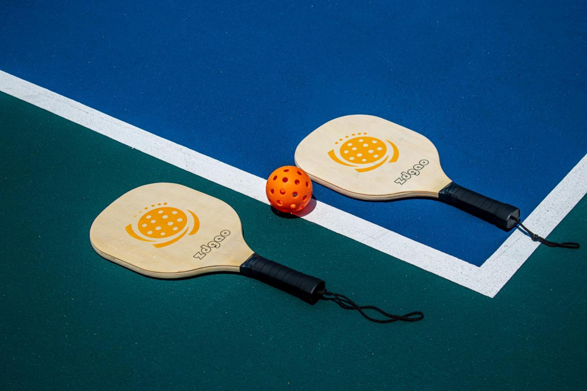 Platinum Yucatan Princess Adults Only Playa del Carmen Exterior foto Pickleball paddles and ball